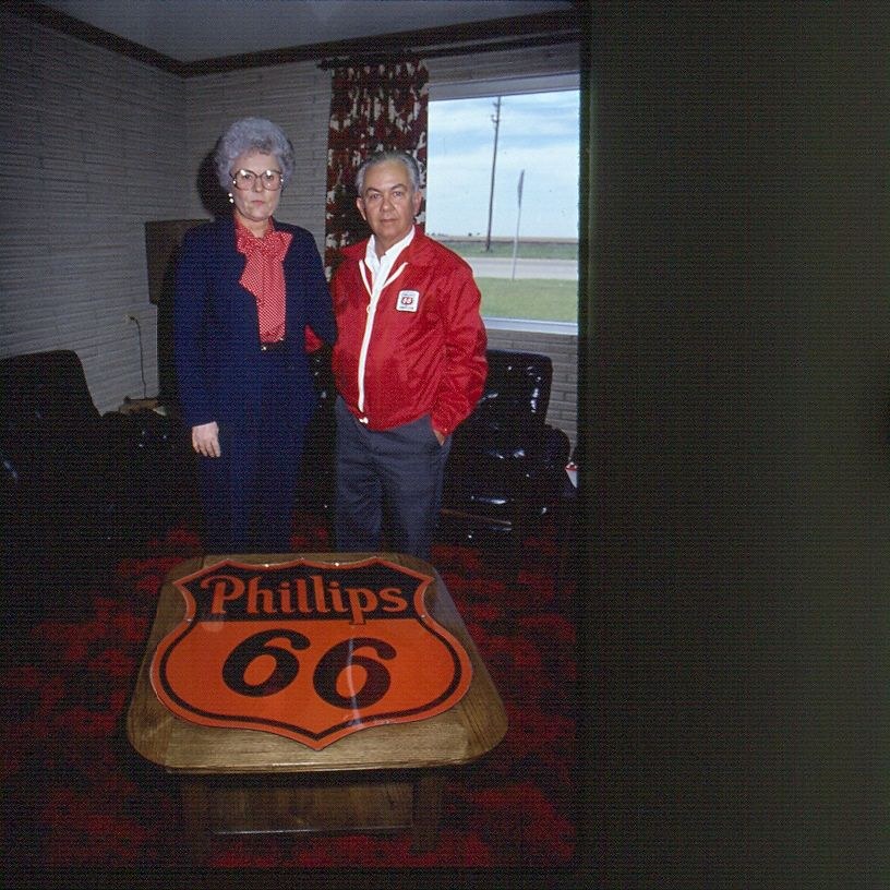 Phillips 66 celebration cake with two people